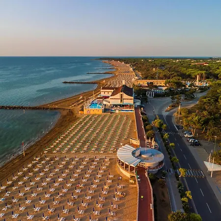 With Pool In Lignano * リニャーノ・サッビアドーロ